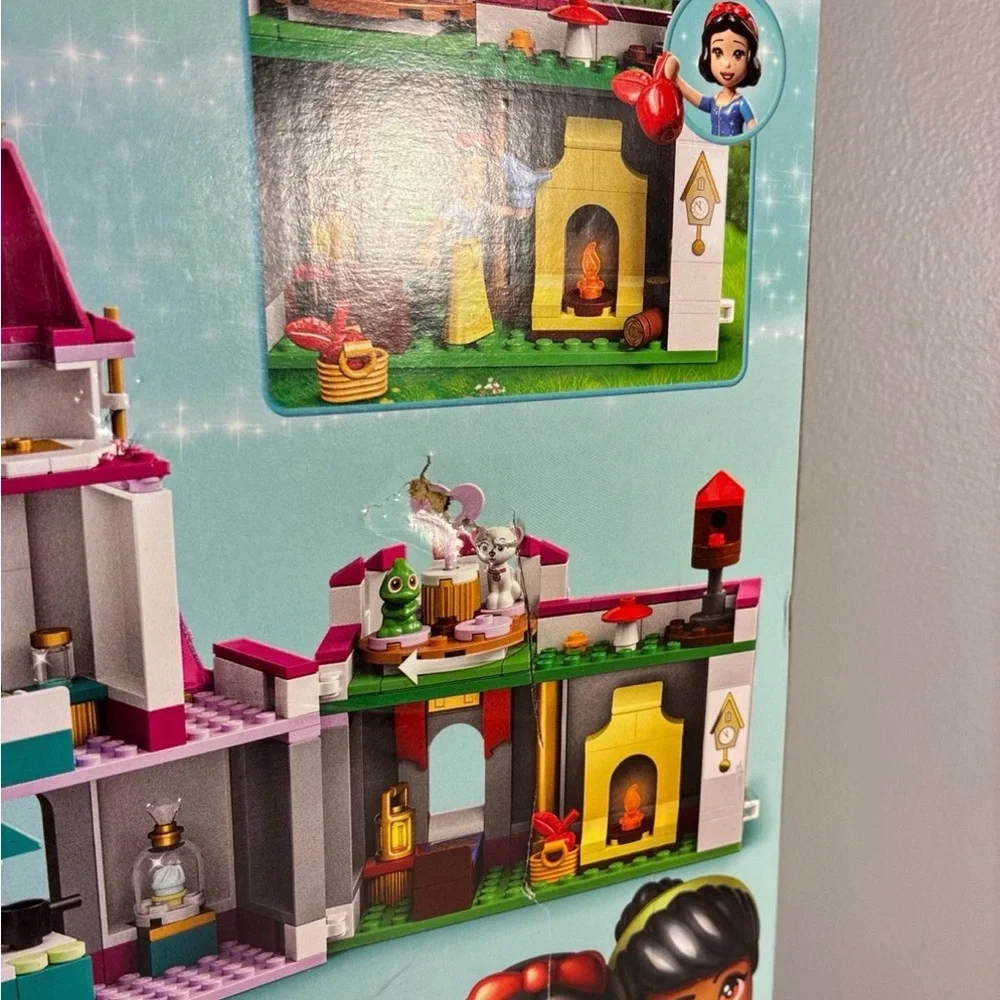 Retired LEGO Disney Princess Ultimate Castle Set 43205 - Picture 3 of 5